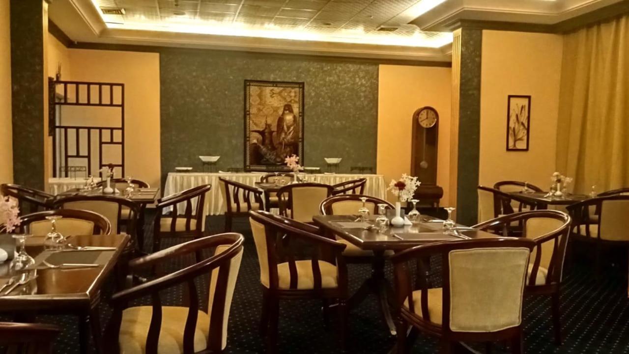 Aliqbal Hotel アル・コバール エクステリア 写真